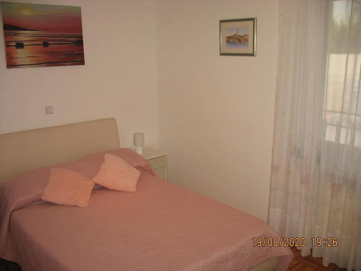 Aliana Apartment Secovlje