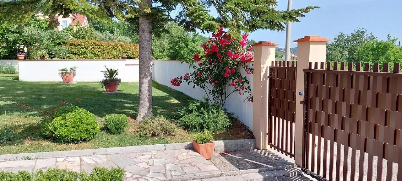 Aliana Apartment Secovlje